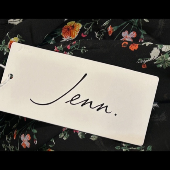 Jenn. Floral Off The Shoulder Long Sleeve Top Size M - NWT - Picture 12 of 16